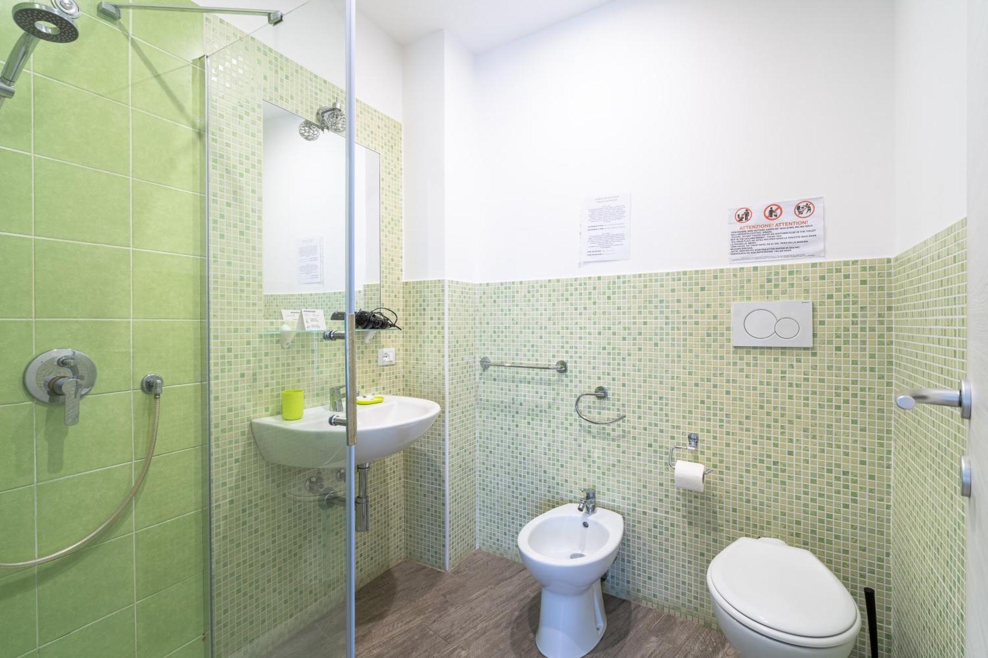 Camere Cavour Pensión 3*