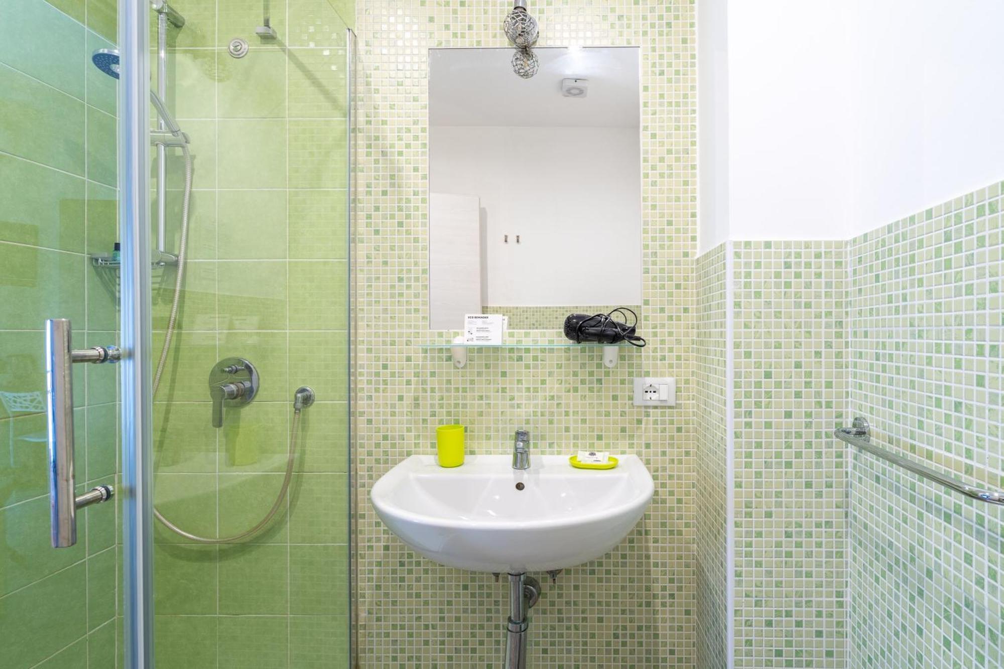 Camere Cavour 3*